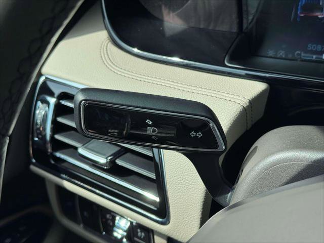 Used 2022 Lincoln Navigator 4WD image 22