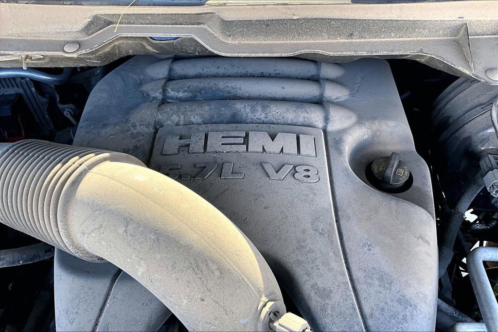 Certified 2018 RAM 1500 Sport w/ Hydro Blue Sport Package image 32