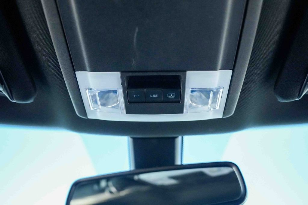 Used 2018 Ford Explorer XLT w/ Equipment Group 202A AWD/4WD image 38