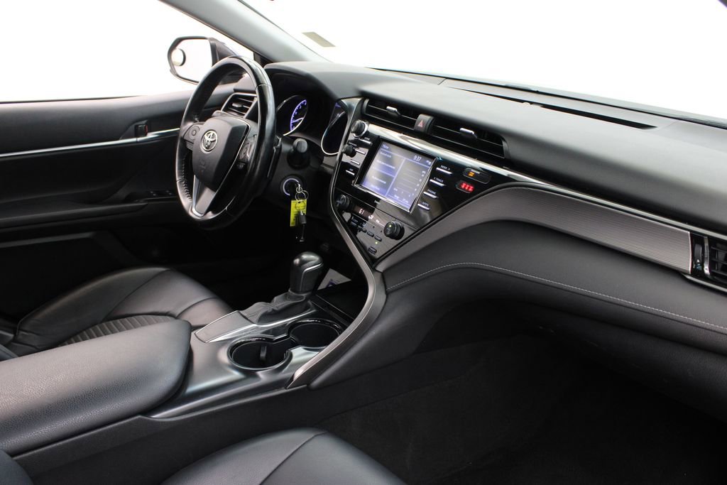 Used 2020 Toyota Camry SE FWD image 23
