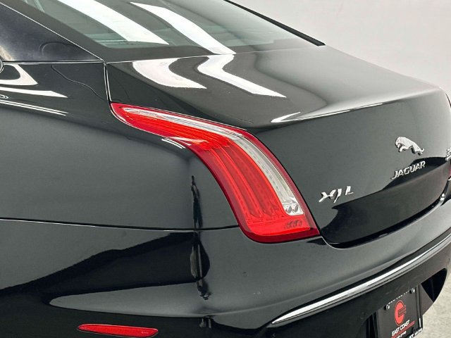 Used 2015 Jaguar XJ L Portfolio AWD/4WD image 27