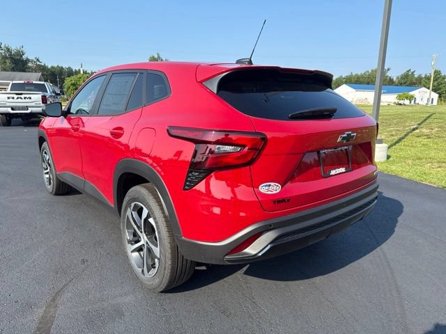 New 2026 Chevrolet Trax RS w/ Sunroof Package FWD image 4