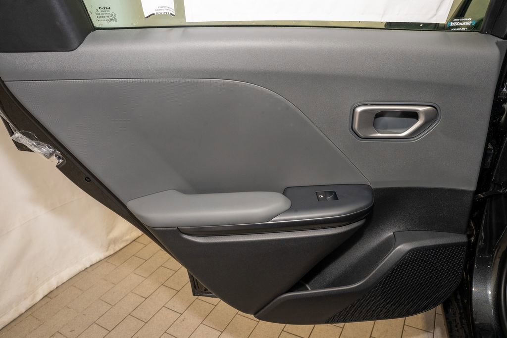 New 2025 Kia K4 LXS image 17