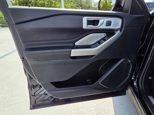 Used 2024 Ford Explorer Limited w/ Limited Technology Package RWD image 31