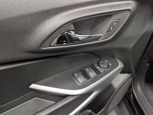 New 2026 Chevrolet Trax LS w/ LS Convenience Package FWD image 14
