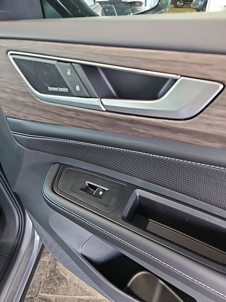 New 2026 Volkswagen Atlas SEL Premium R-Line image 12