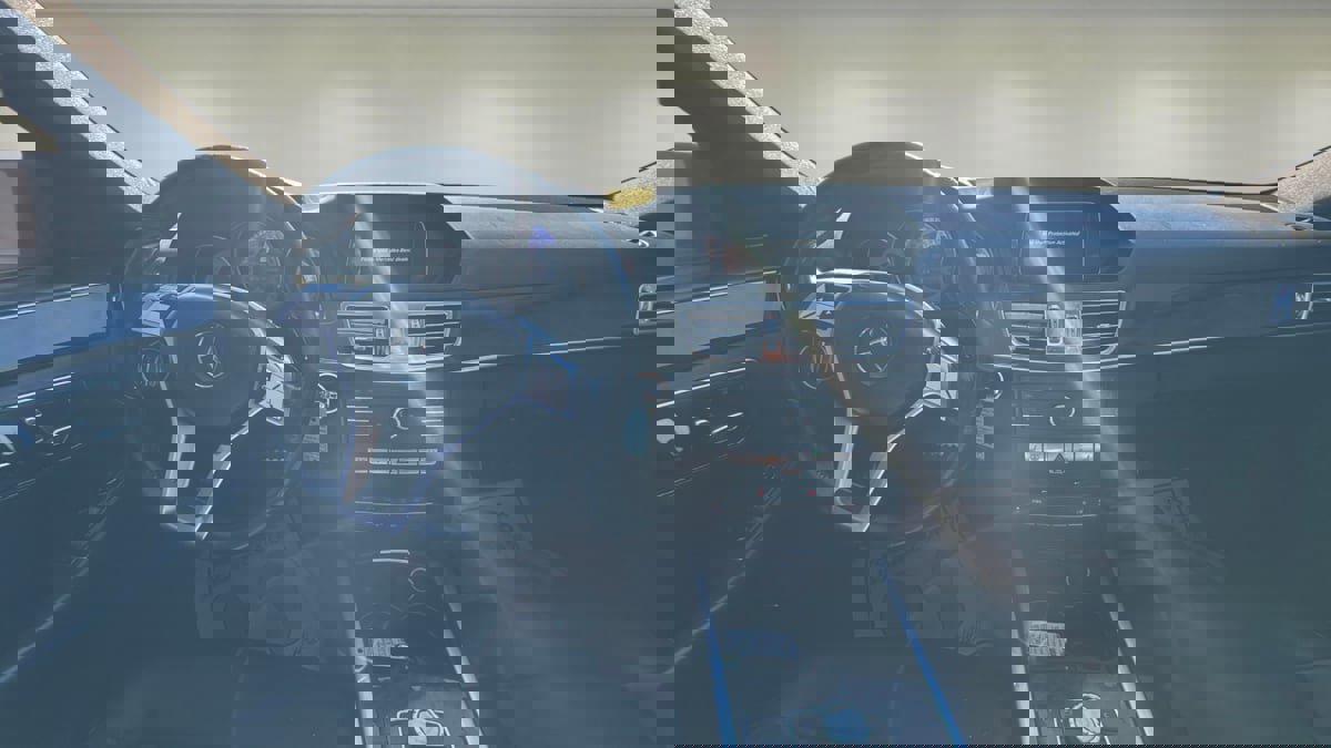 Used 2016 Mercedes-Benz E 350 4MATIC Sedan image 9