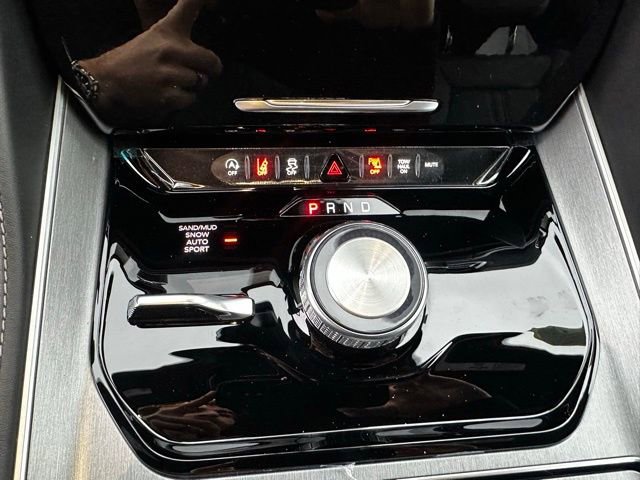 New 2026 Jeep Grand Wagoneer Limited w/ 8-Passenger Seating Package image 27