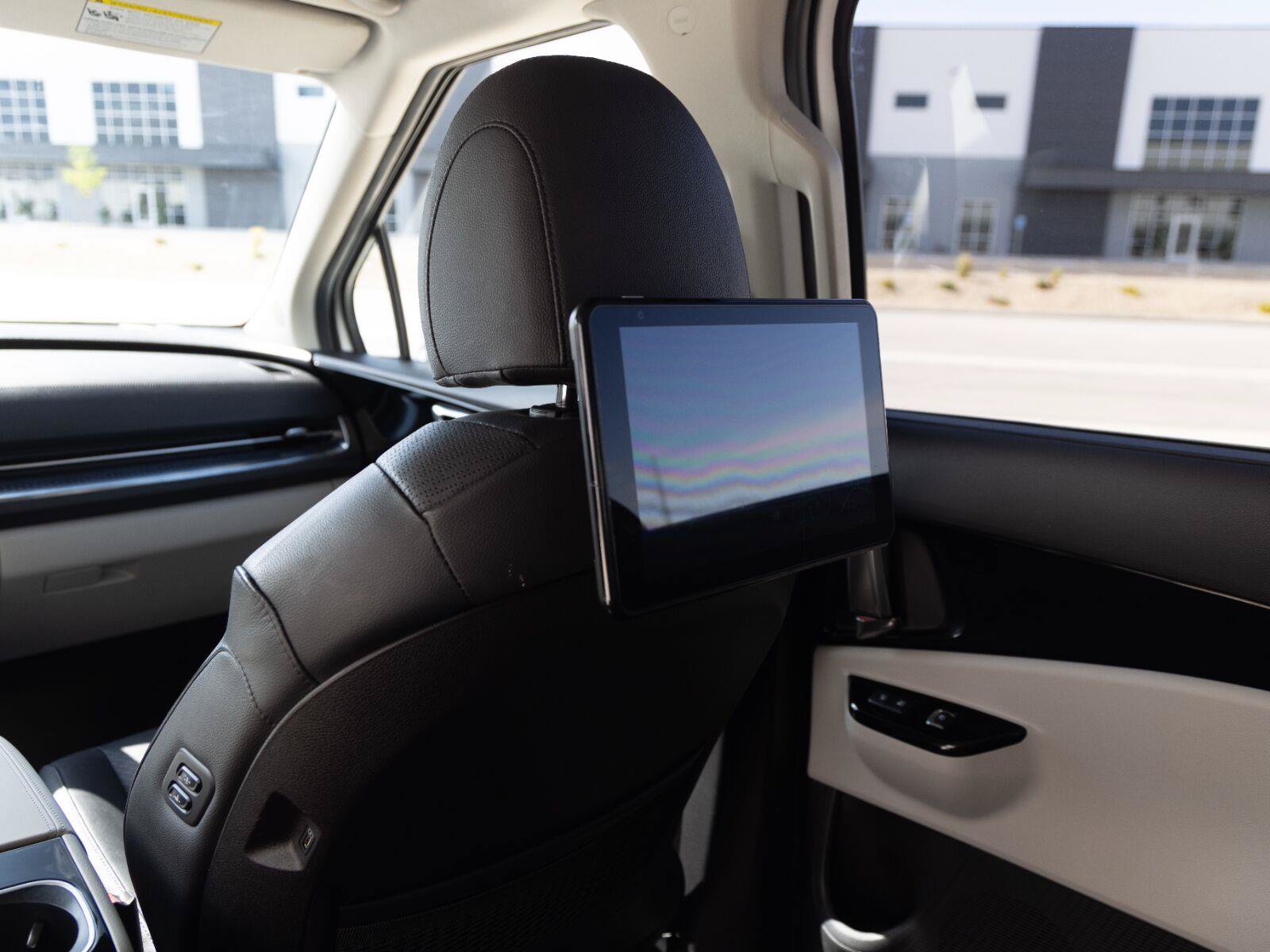 Used 2023 Kia Carnival SX Prestige FWD image 27