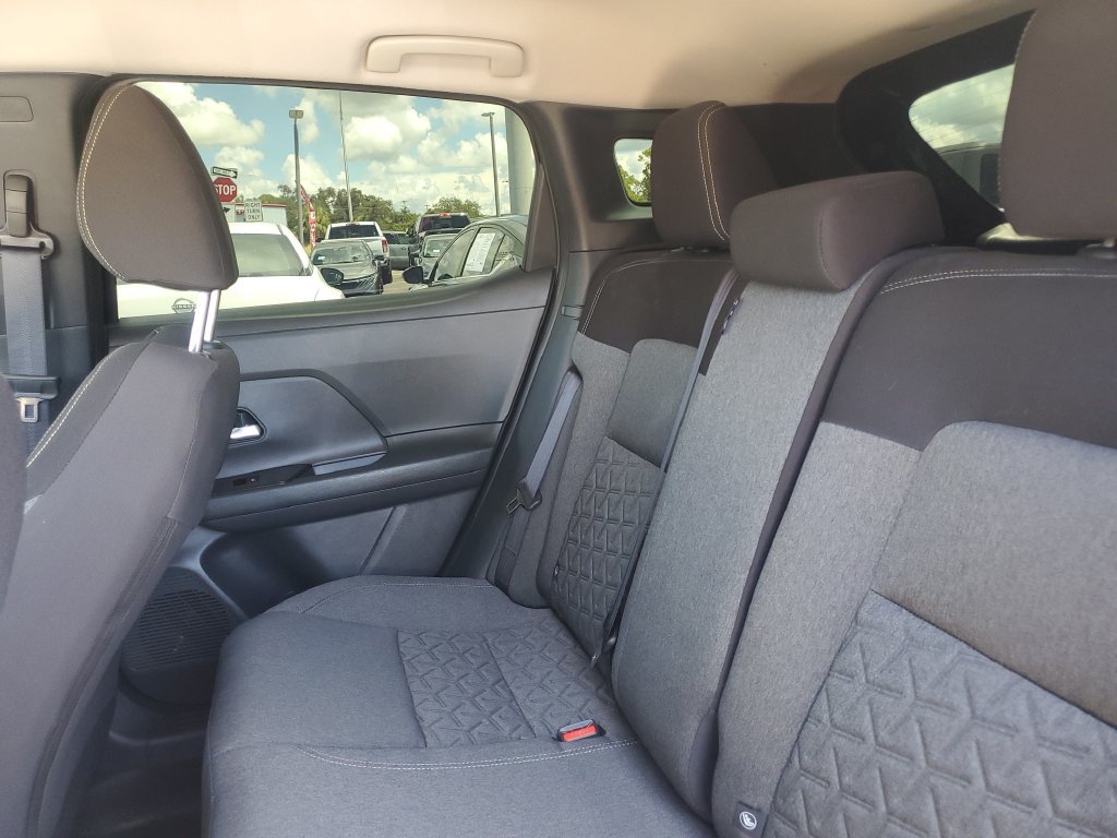 Certified 2025 Nissan Kicks SV FWD image 15