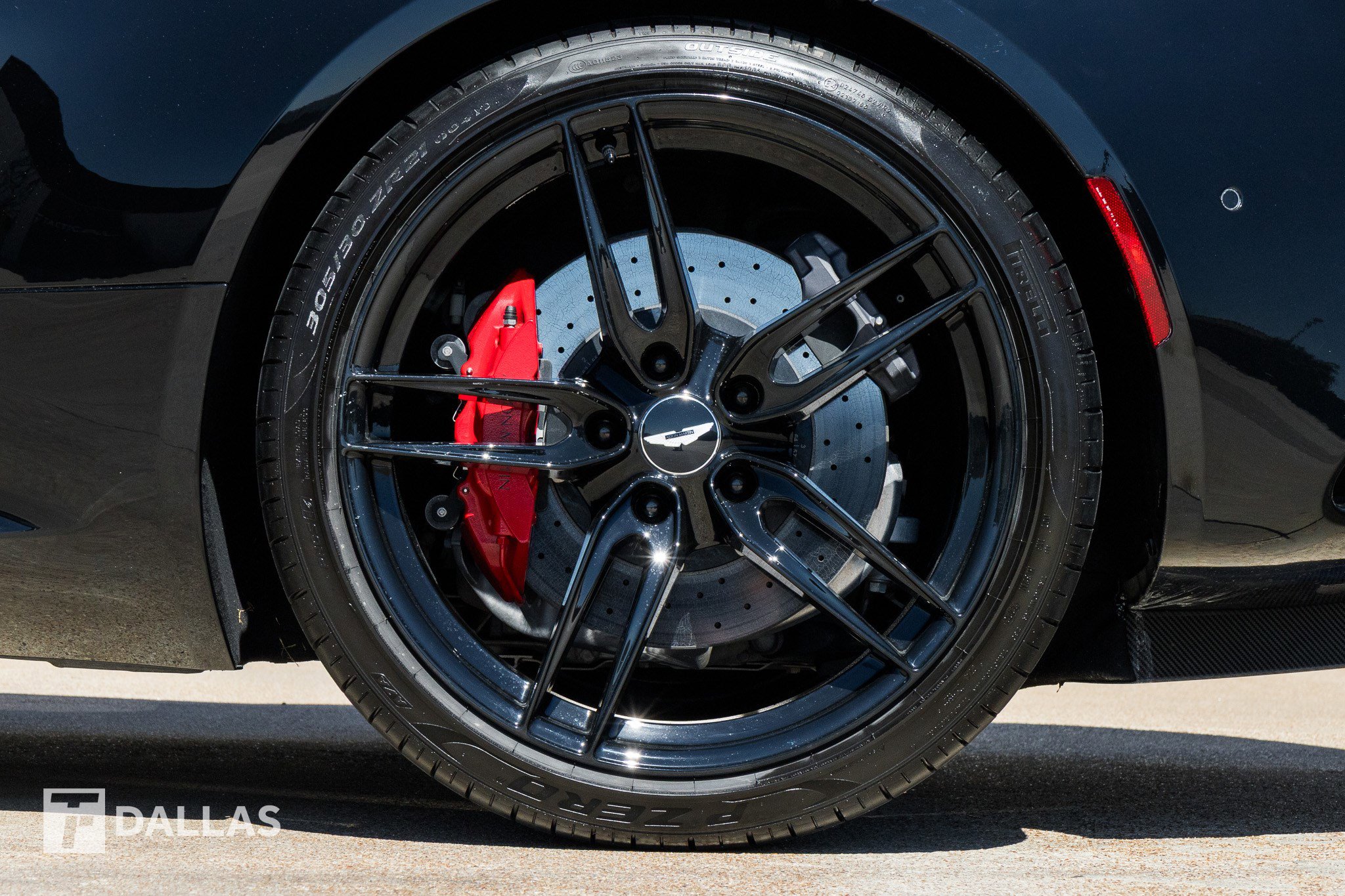 Used 2020 Aston Martin DBS Superleggera RWD image 9