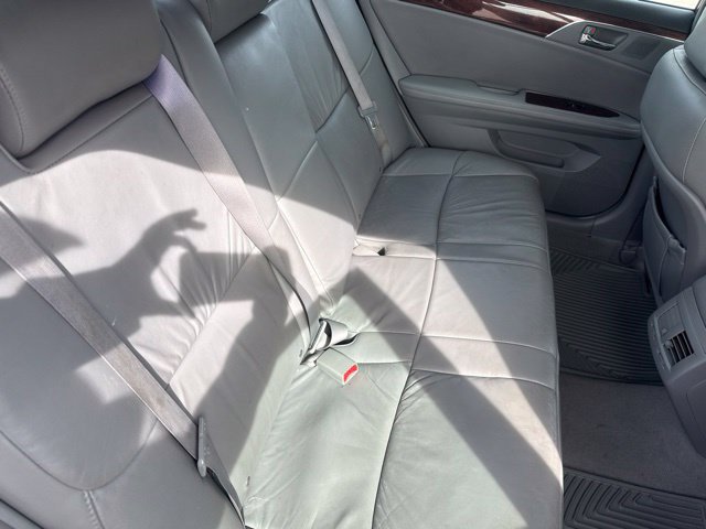 Used 2010 Toyota Avalon XLS FWD image 18