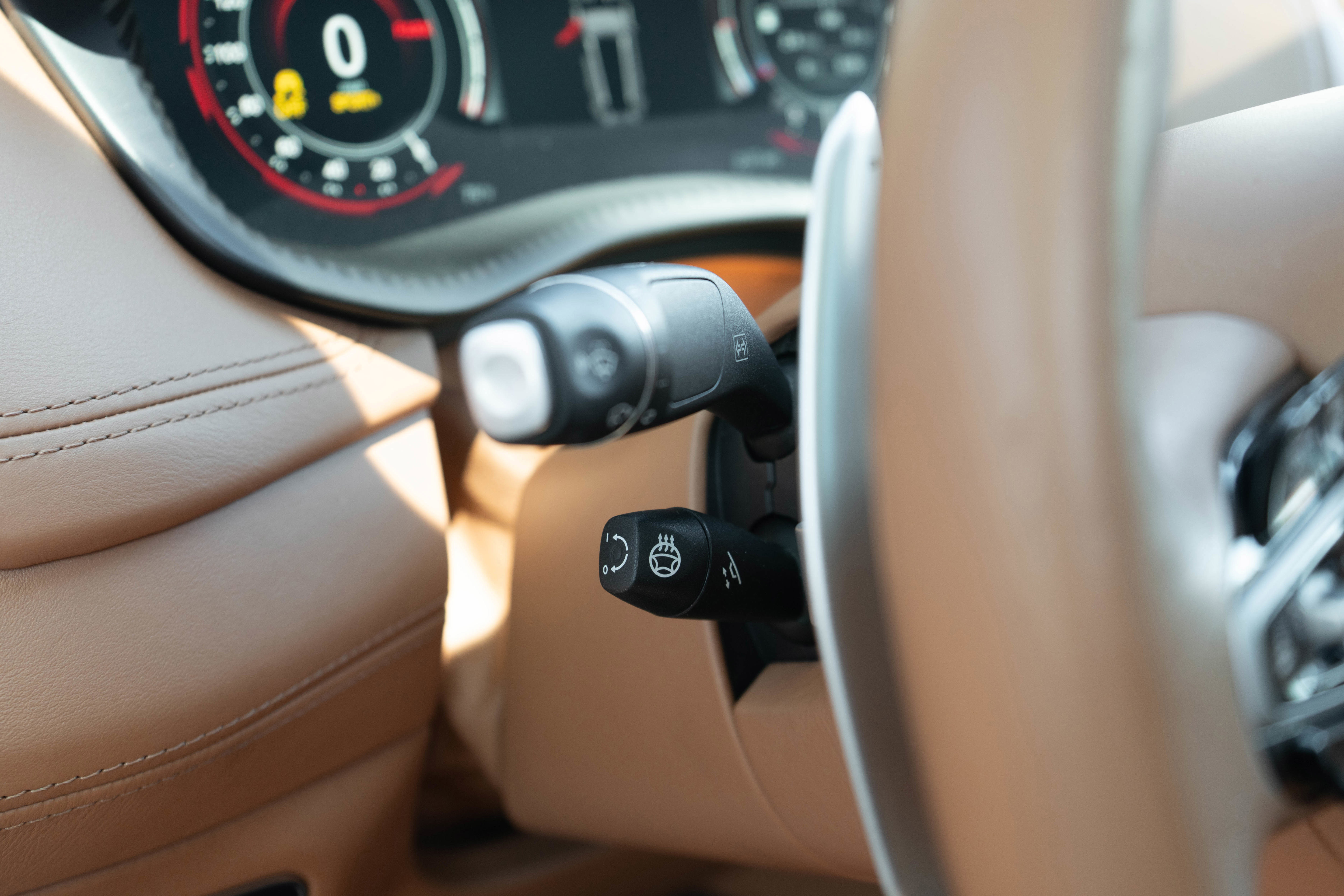 Used 2021 Aston Martin DBX AWD/4WD image 29