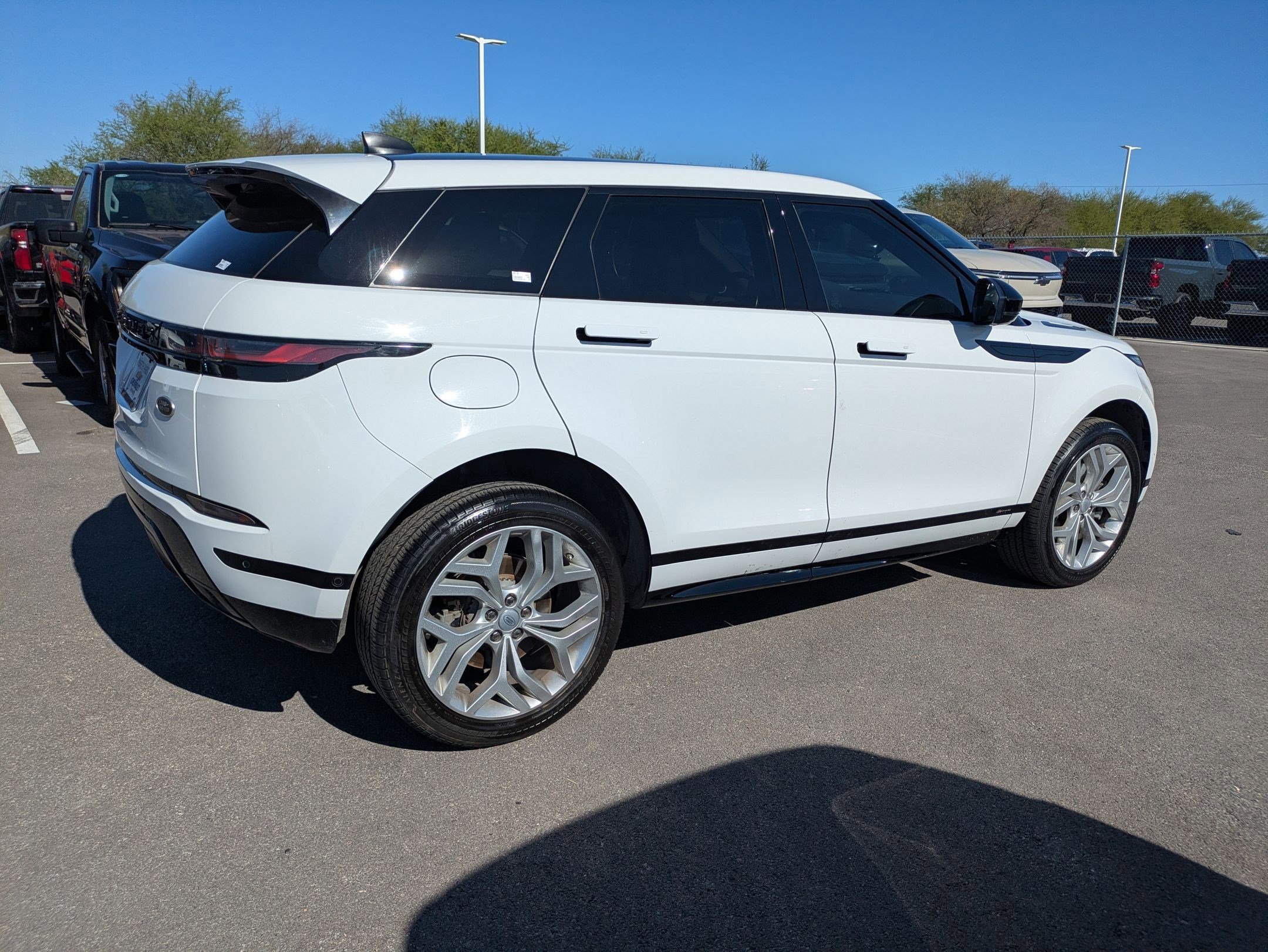Used 2020 Land Rover Range Rover Evoque R-Dynamic SE image 2