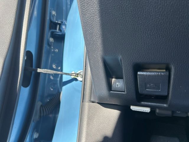 Used 2023 Toyota RAV4 SE w/ Convenience Package AWD/4WD image 30