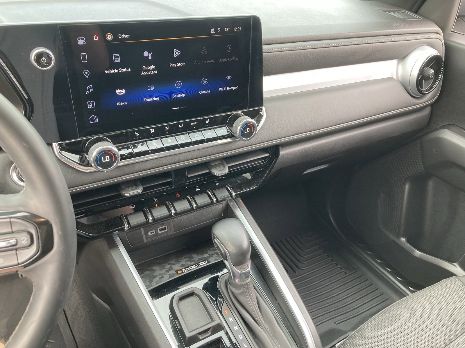 Used 2024 Chevrolet Colorado LT w/ LT Convenience Package II image 22