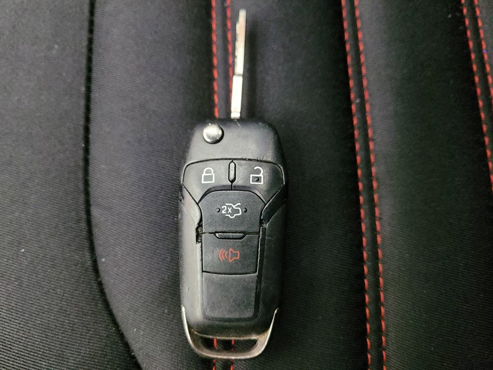 Used 2016 Ford Fusion SE FWD image 32