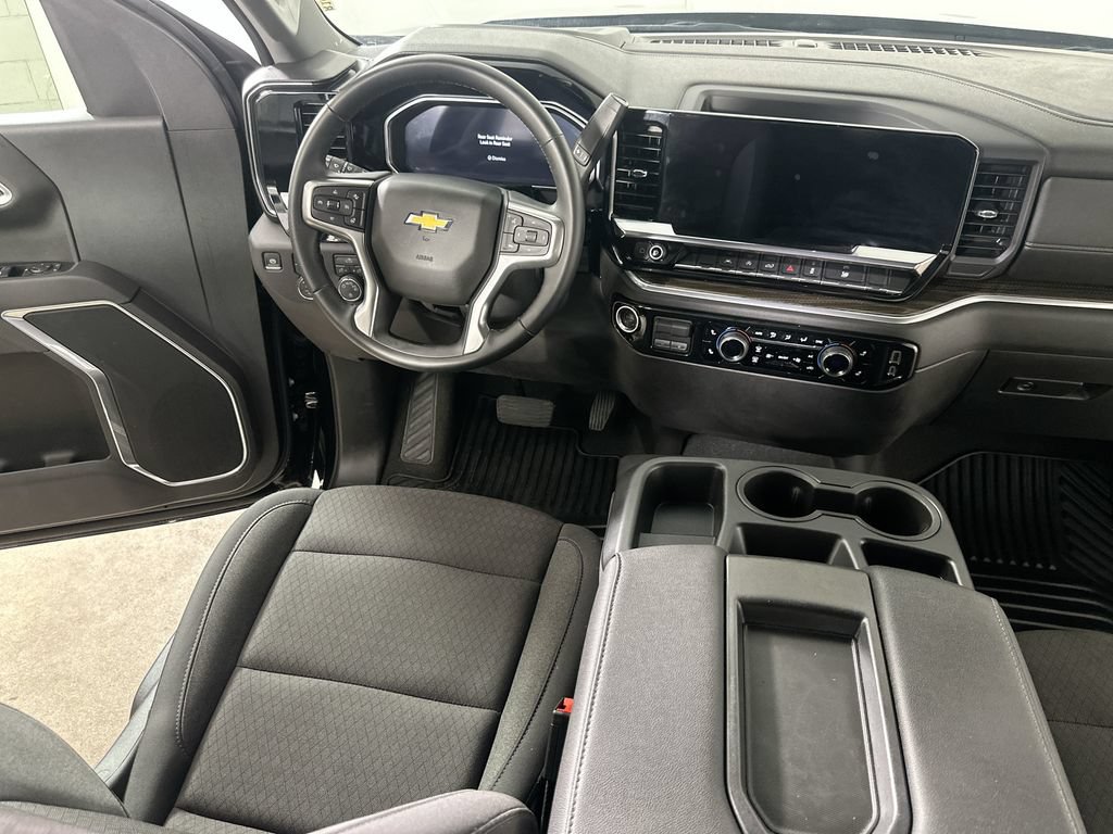 Used 2026 Chevrolet Silverado 1500 LT AWD/4WD image 19