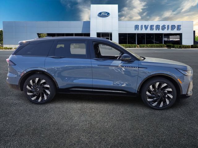 Used 2025 Lincoln Nautilus Reserve w/ Jet Appearance Package image 8