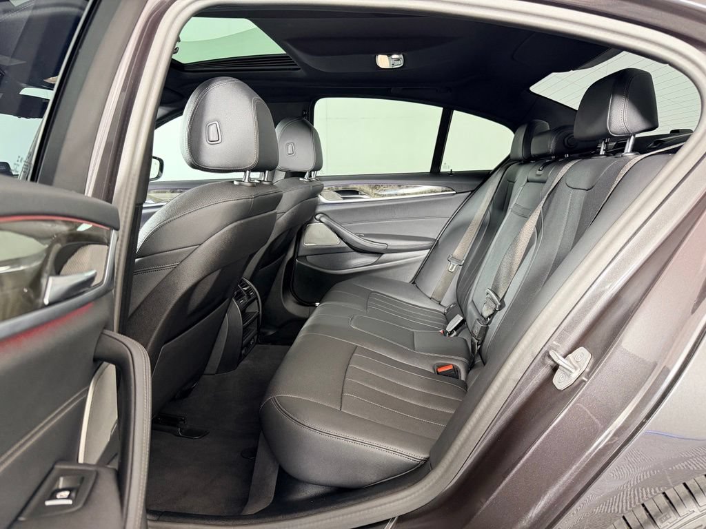 Used 2023 BMW 530i w/ M Sport Package RWD image 23