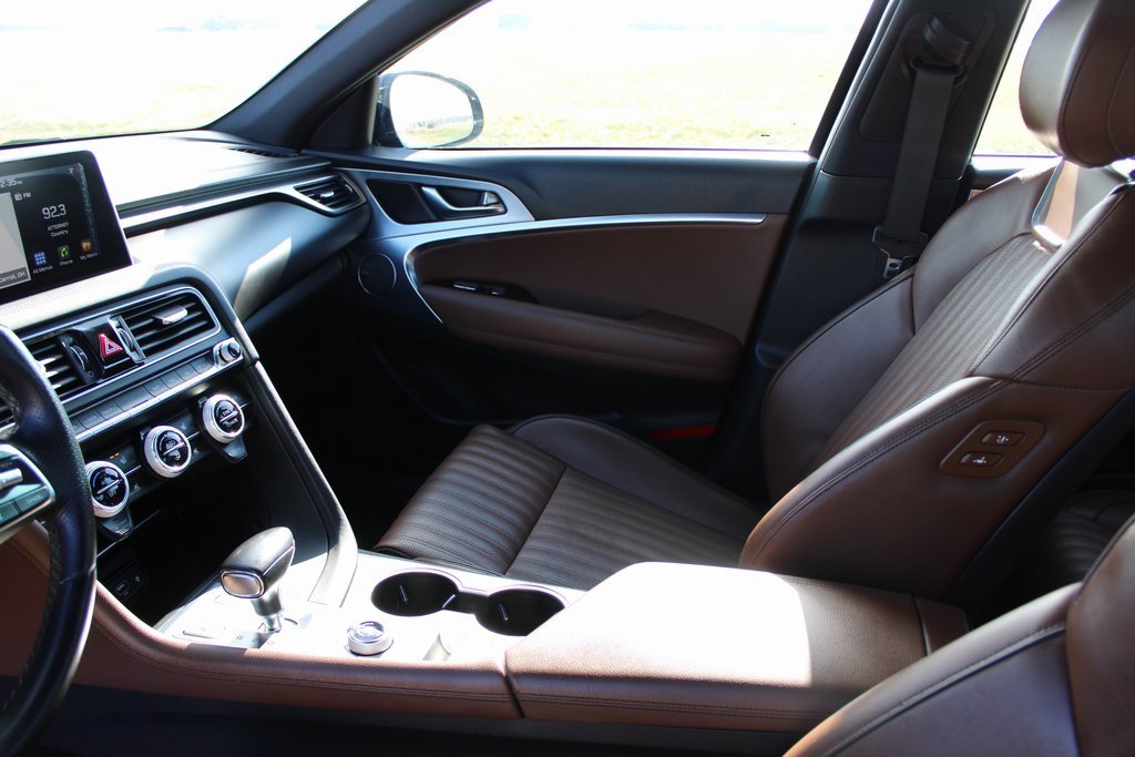 Used 2021 Genesis G70 3.3T image 13