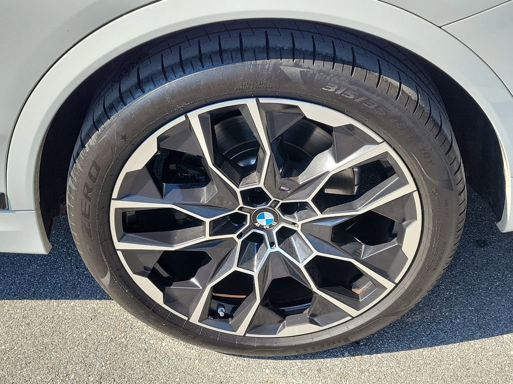 Used 2023 BMW X7 xDrive40i w/ Executive Package image 10