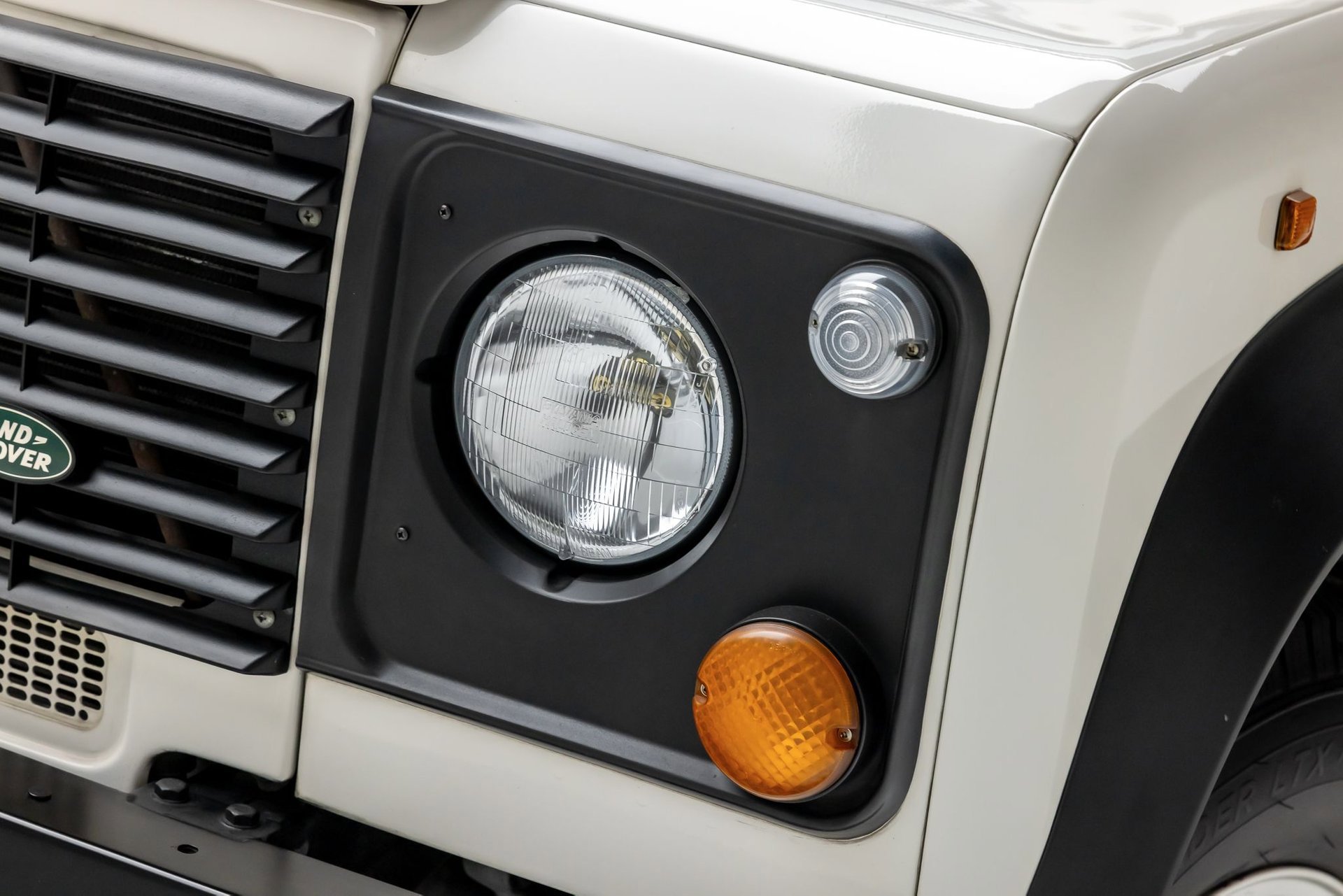 Used 1997 Land Rover Defender 90 image 36