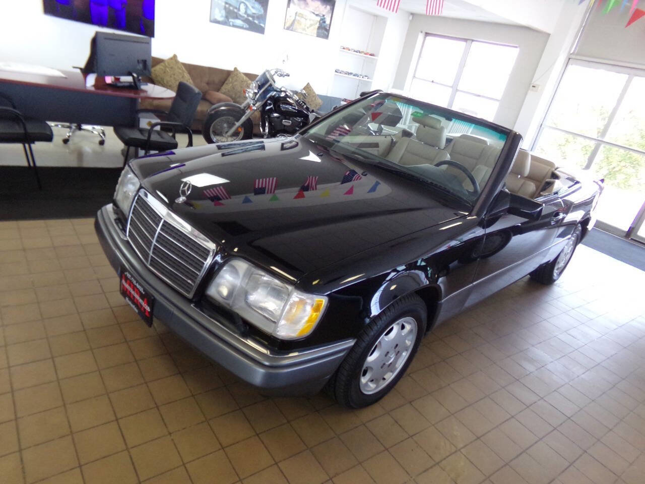 Used 1994 Mercedes-Benz E 320 Convertible image 7