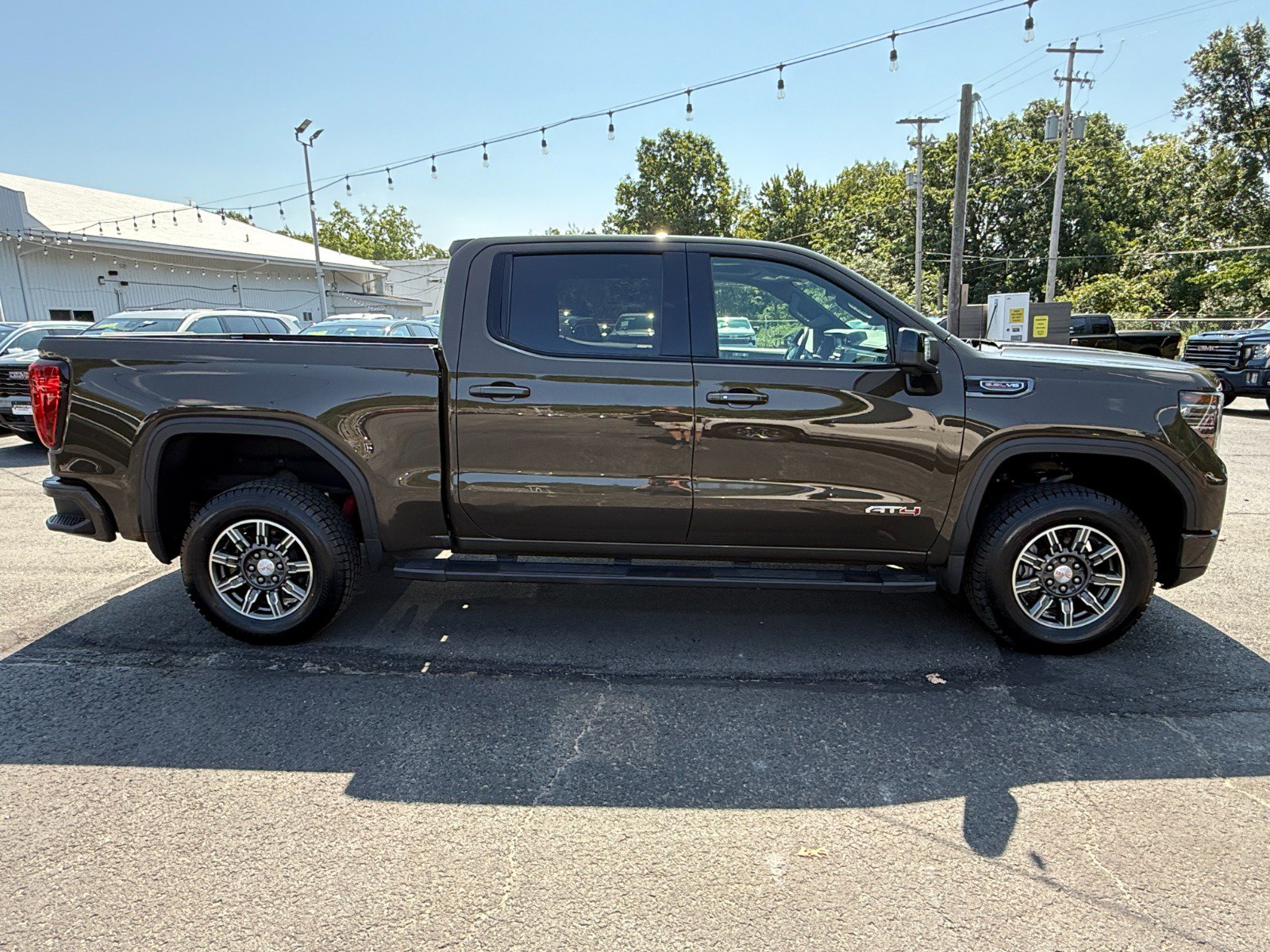 Certified 2024 GMC Sierra 1500 AT4 w/ AT4 Preferred Package AWD/4WD image 6