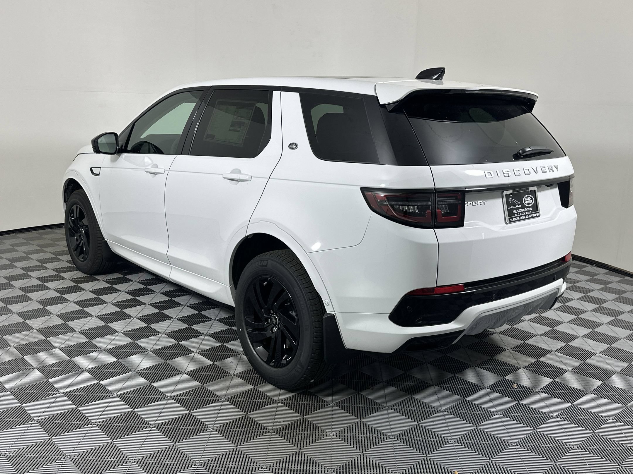 Used 2025 Land Rover Discovery Sport S AWD/4WD image 3