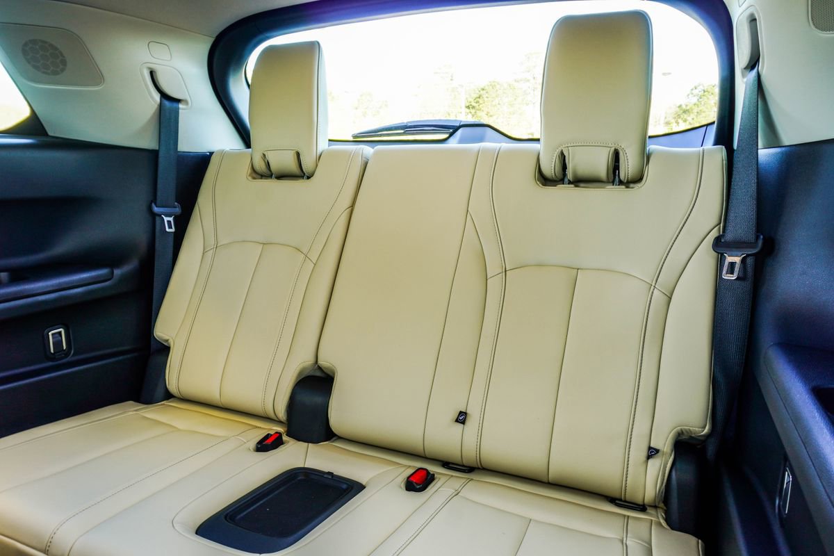 Used 2023 INFINITI QX60 Luxe w/ Performance Audio Package image 38