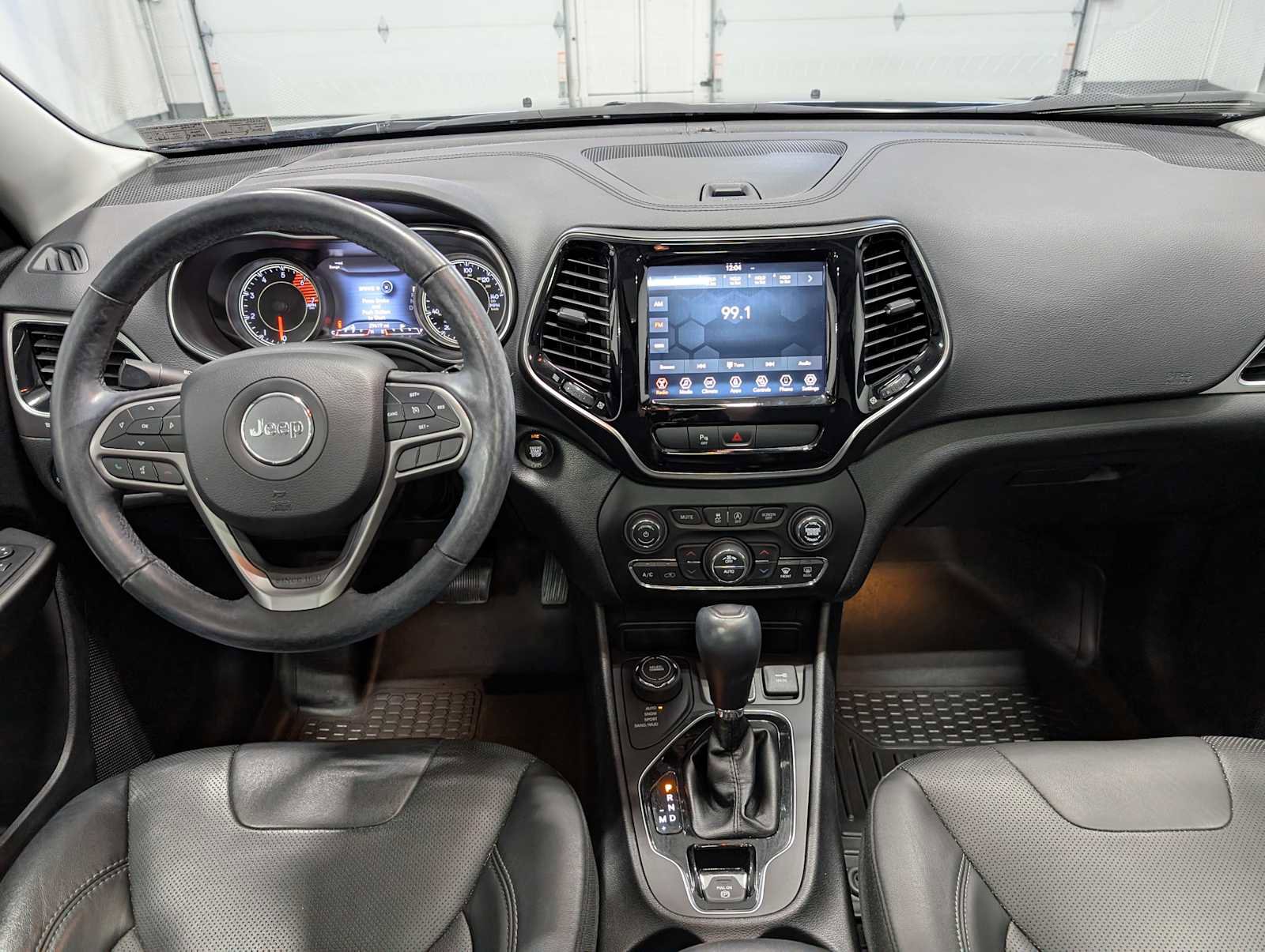 Used 2020 Jeep Cherokee Limited image 17