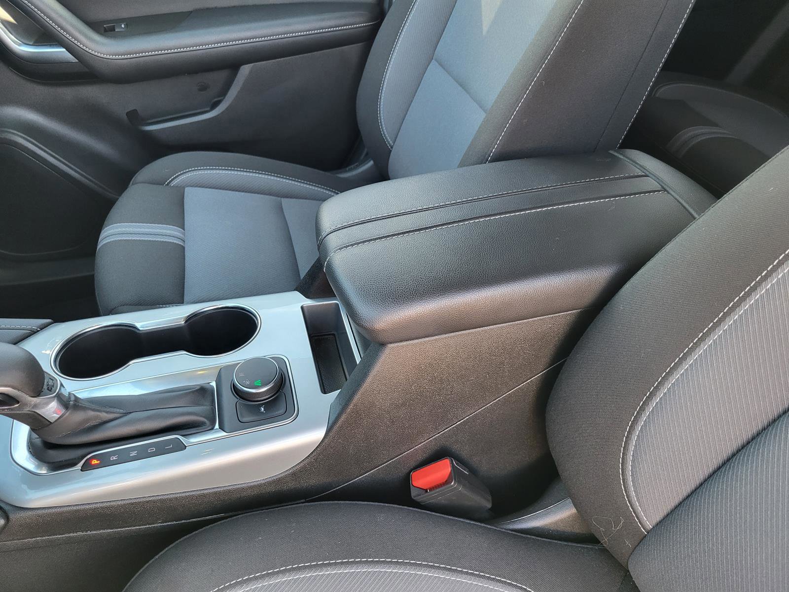 Used 2025 Chevrolet Blazer LT FWD image 19