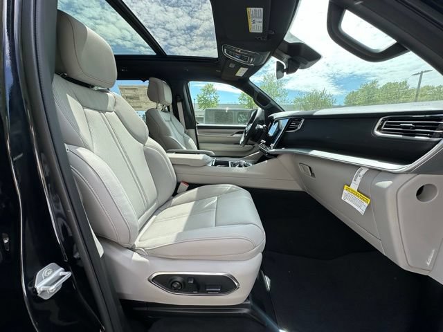 New 2026 Jeep Grand Wagoneer Limited AWD/4WD image 29