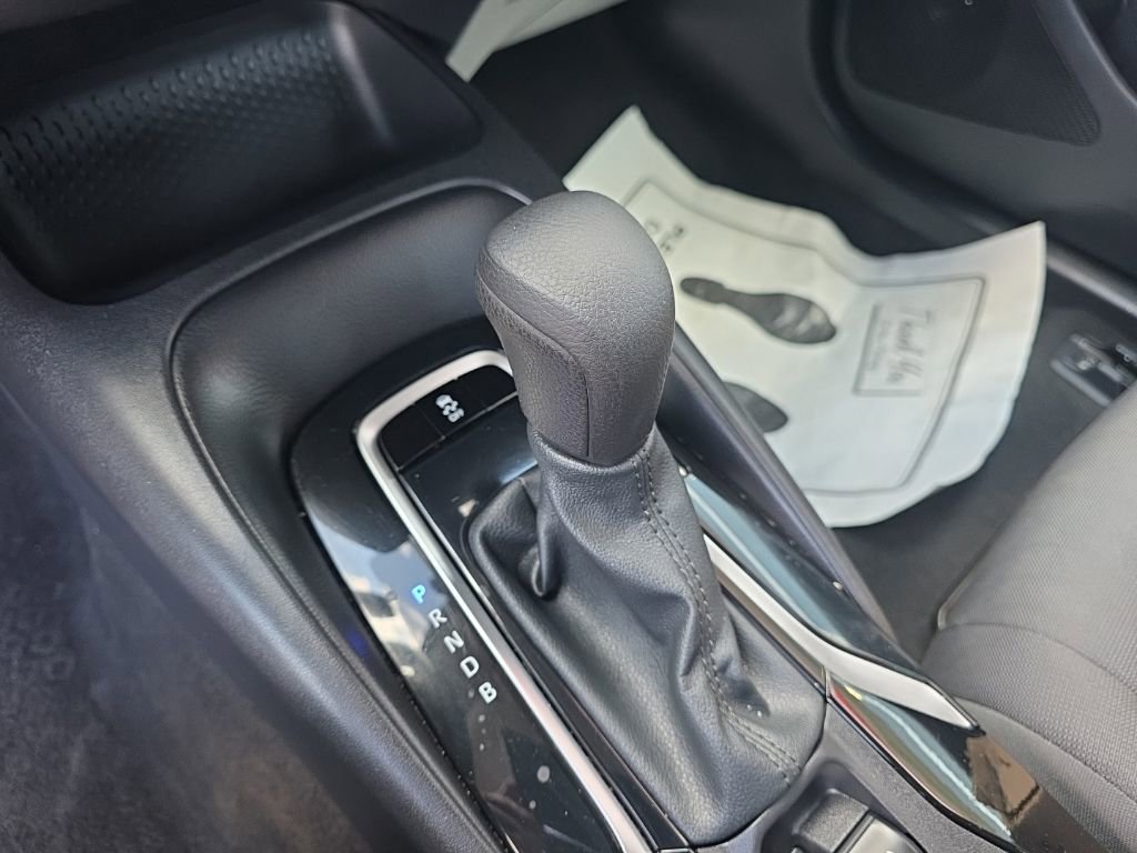Used 2021 Toyota Corolla LE FWD image 19