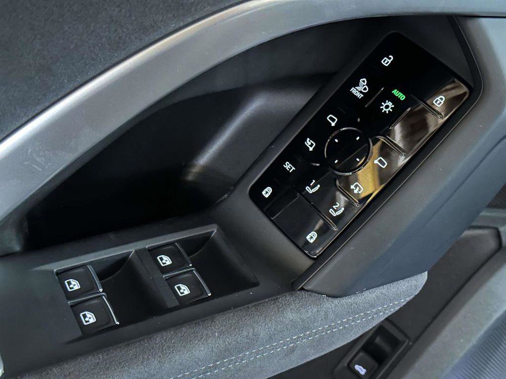 New 2025 Audi SQ5 Premium w/ Convenience Package image 16