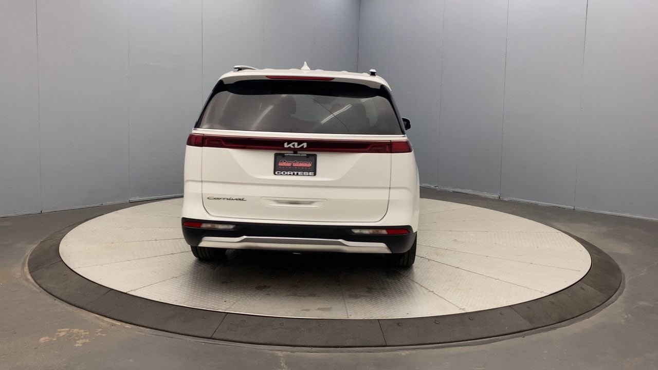 Used 2022 Kia Carnival SX Prestige FWD image 4