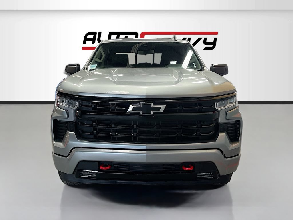 Used 2024 Chevrolet Silverado 1500 RST w/ Redline Edition AWD/4WD image 2