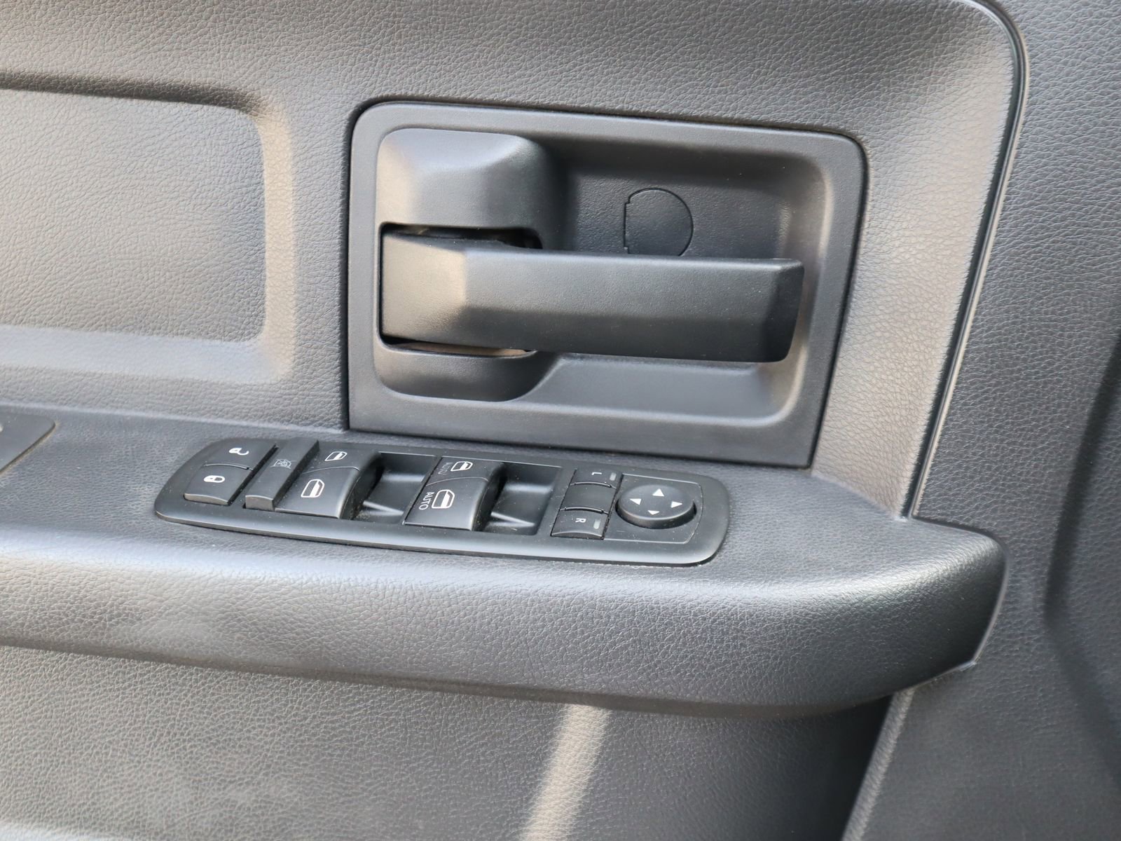 Used 2012 RAM 2500 ST w/ Popular Equipment Group AWD/4WD image 30