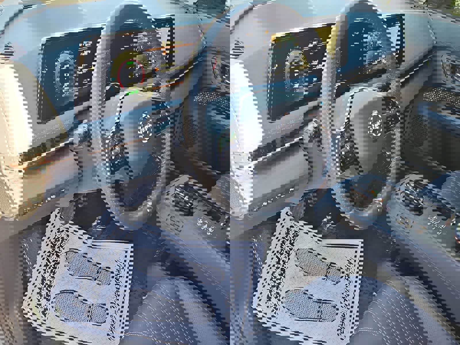 Used 2023 Nissan Ariya image 11