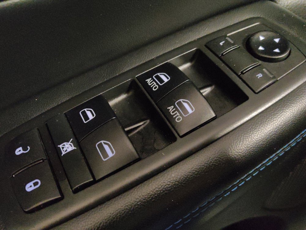 Used 2019 Jeep Grand Cherokee Laredo image 27