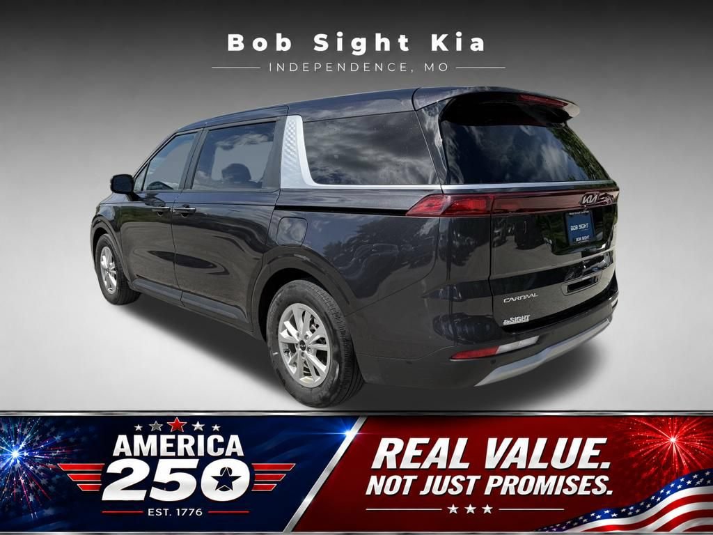 Used 2024 Kia Carnival LX FWD image 13