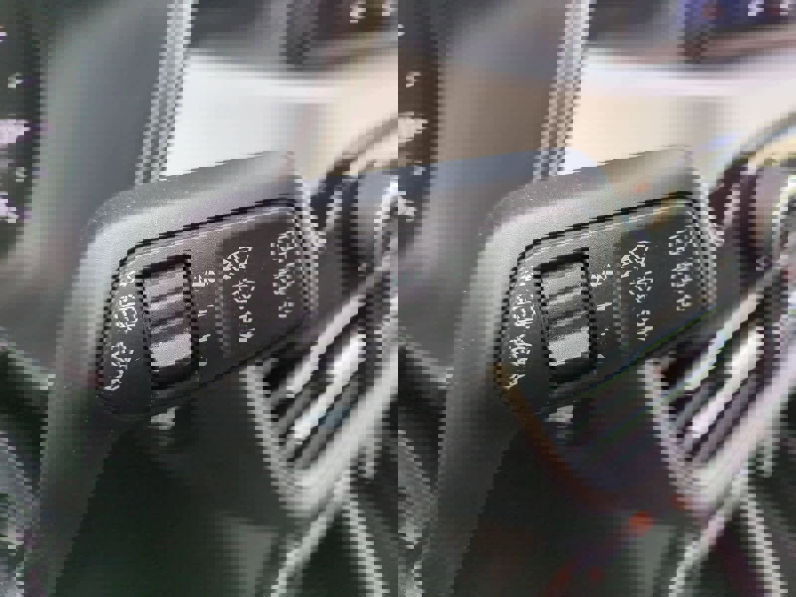 Used 2021 Ford Escape SE w/ SE Sport Appearance Package image 25