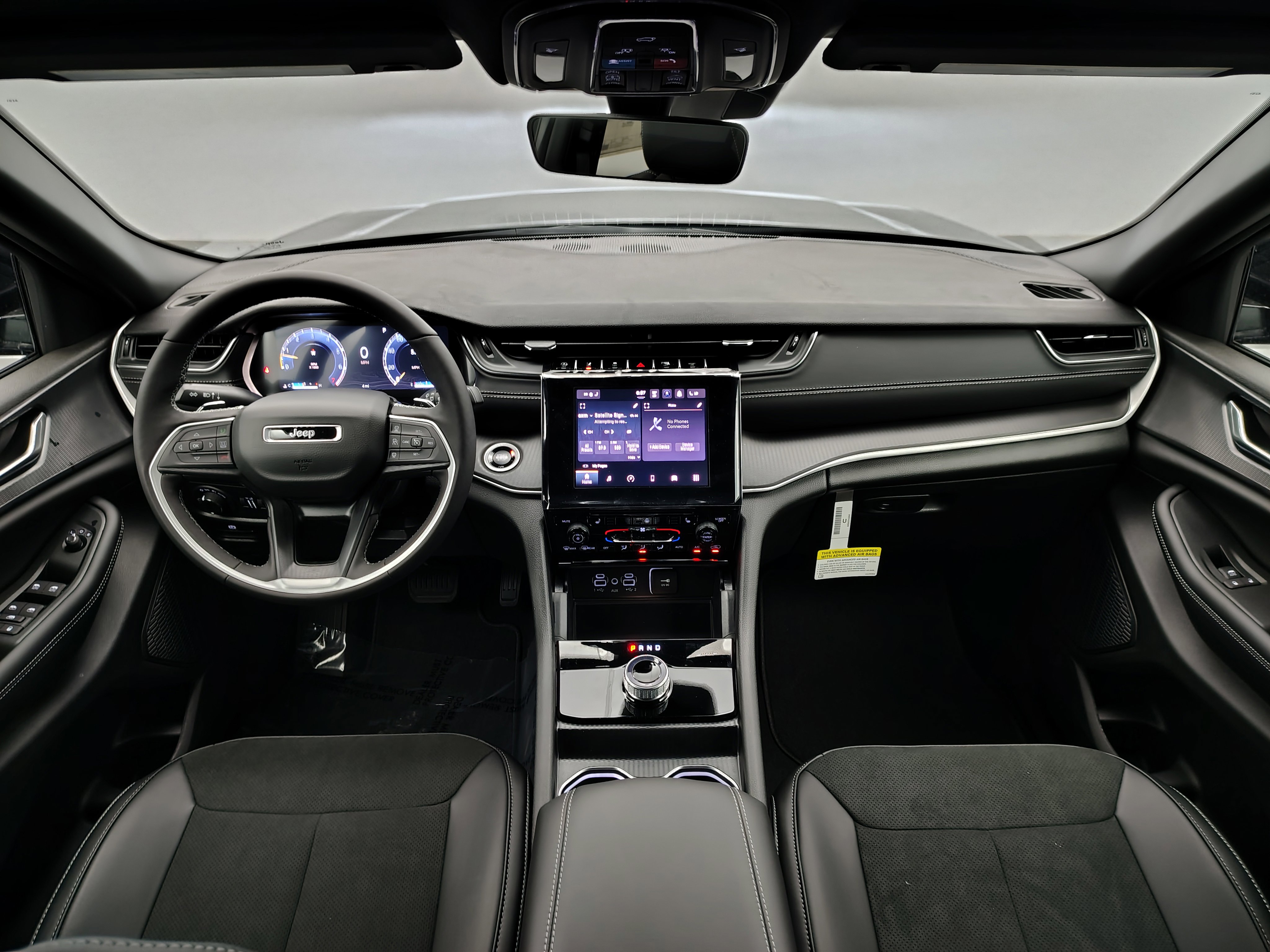 New 2025 Jeep Grand Cherokee Altitude image 25