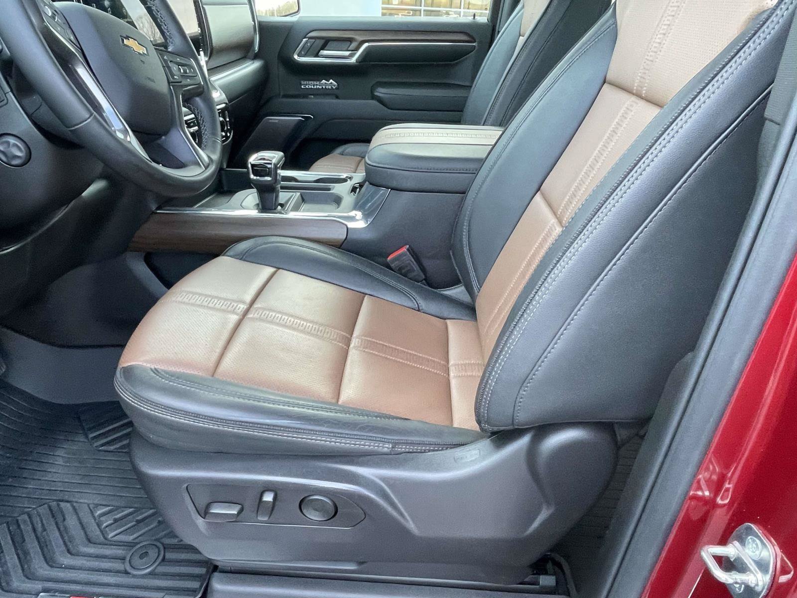 Certified 2024 Chevrolet Silverado 1500 High Country w/ Technology Package AWD/4WD image 7