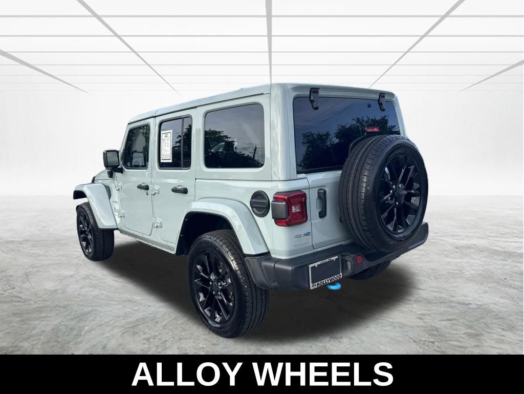 Used 2024 Jeep Wrangler Unlimited Sahara AWD/4WD image 7