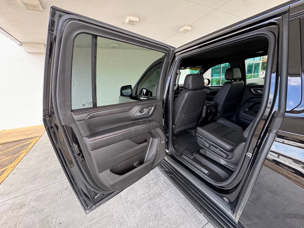 Used 2022 Chevrolet Suburban RST w/ Luxury Package RWD image 20