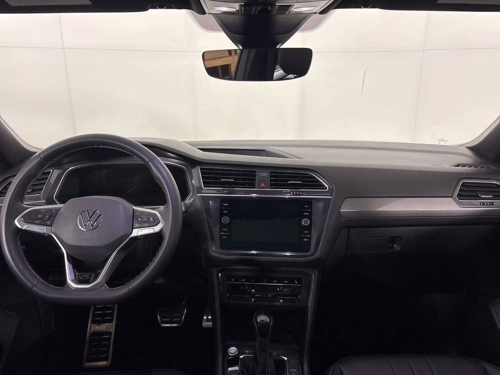 Used 2023 Volkswagen Tiguan SE R-Line image 20