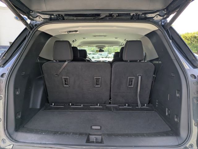 Used 2020 Chevrolet Traverse LT w/ Driver Confidence II Package image 29