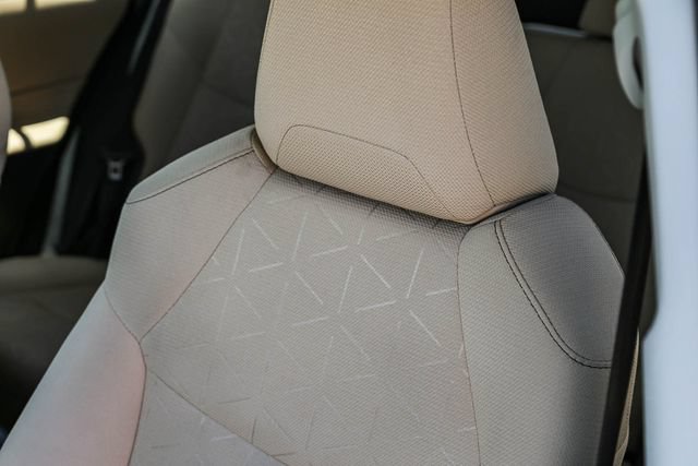 Used 2021 Toyota RAV4 XLE w/ Convenience Package FWD image 24